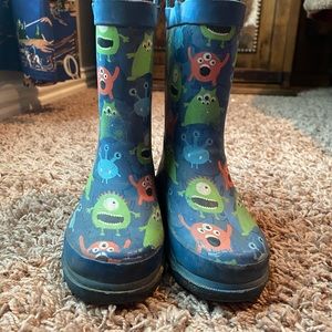 Boys rain boots
